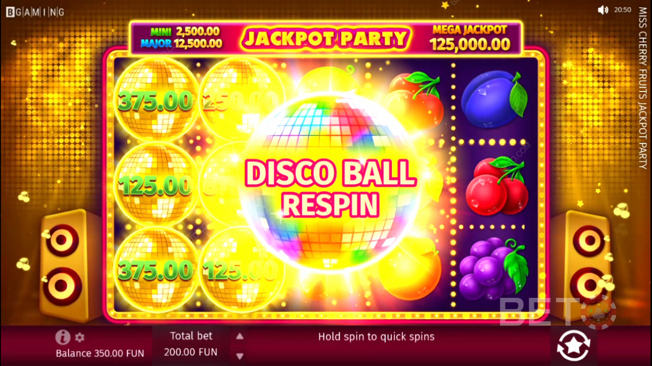 Đặt sáu Quả bóng Disco trở lên trên các guồng để mở khóa tính năng Quay lại Quả bóng Disco