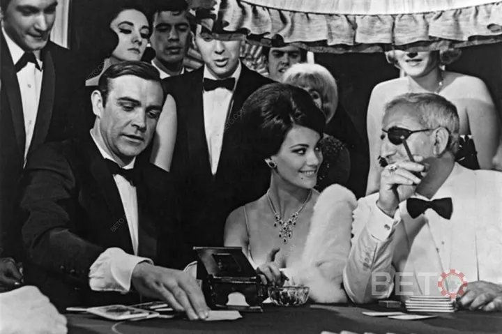 Baccarat trực tiếp là trò chơi sòng bạc yêu thích của James Bond.